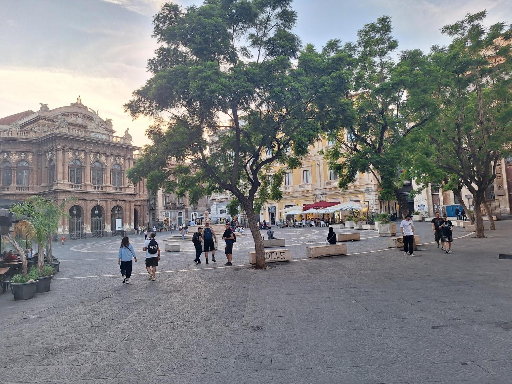 Casa Vacanze Al Teatro Catania Luaran gambar